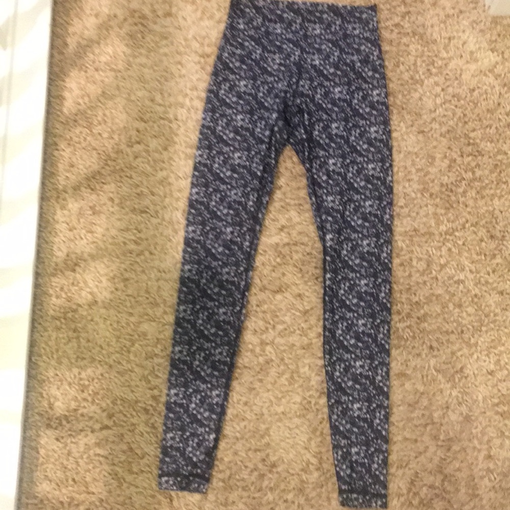 Lululemon printed wunder under 6